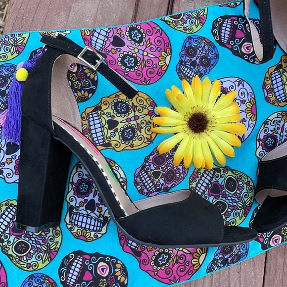 🌺 BETSEY JOHNSON w/COLORFUL Tassel Sandals Sz 9.5 - Picture 6 of 10